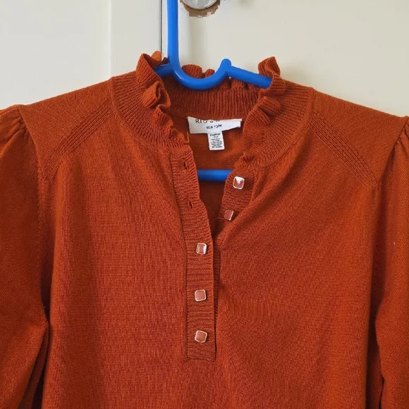 Ruffle-Neck Henley Pullover Sweater in Rust - Picture 7 of 8